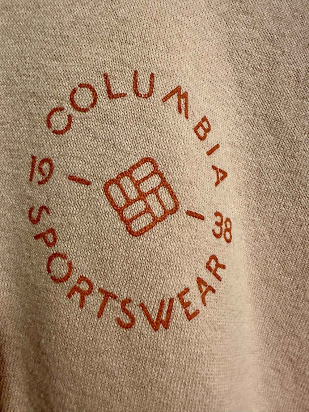 Columbia Beige Pullover with Coral Logo Print- Women’s XXL - Picture 2 of 4